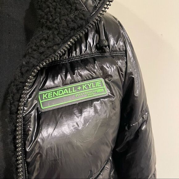 Women's KENDALL & KYLIE Coolidge Reversible Quilted & Sherpa Puffer Jacket - Picture 3 of 8